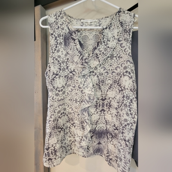 Women's slacks with sleeveless blouse - Picture 2 of 3